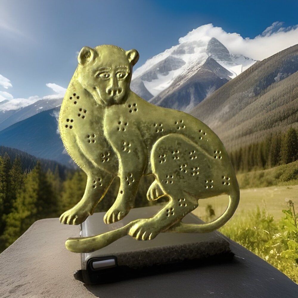 Vintage MMA 1985 Metropolitan Museum Art Goldtone Leopard Cheetah Brooch Pin